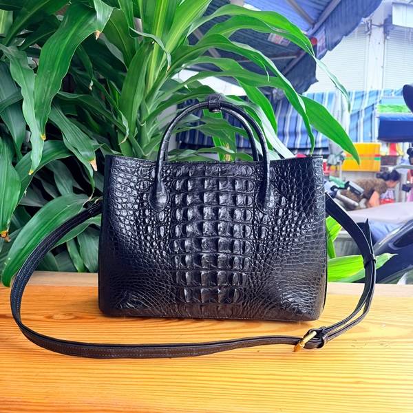 Túi Đựng Laptop Nữ TYC08 Da Cá Sấu Thật Quý Phái Túi da cá sấu TYC08 phong cách thời trang nữ doanh nhân.