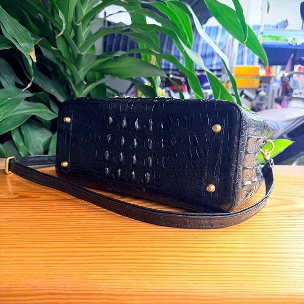 Phụ Kiện Nữ TYC08 Da Cá Sấu Gù Đựng Laptop Size 5 Lớn Túi nữ đựng laptop da cá sấu gù lưng size 5 mẫu mới nhất.