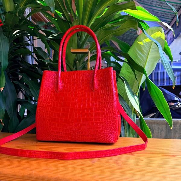 Mẫu Túi Tote Nữ HM-2 Da Cá Sấu Đỏ Thời Trang Cao Cấp Mẫu túi Tote HM-2 da cá sấu đỏ dành cho quý cô thành đạt.