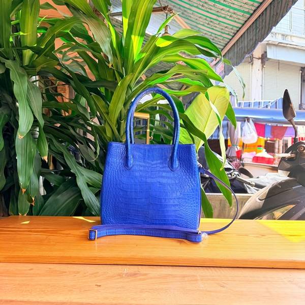 Túi Tote HM-2 da cá sấu xanh sang trọng cho giới thượng lưu.