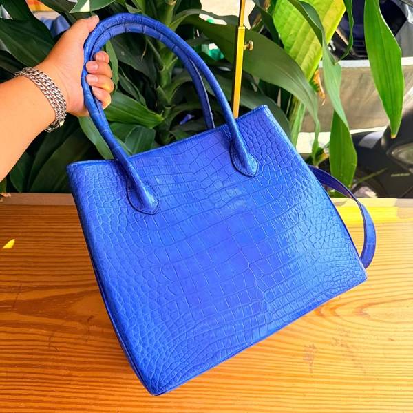 Túi Tote HM-2 da cá sấu thật xanh dương sang trọng.