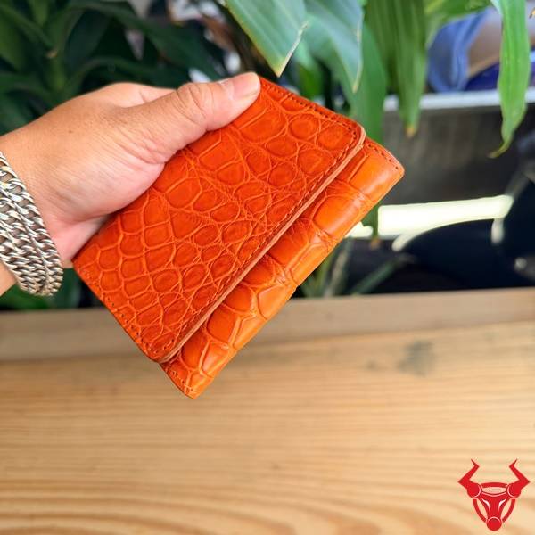Ví da cá sấu nữ VRA8 màu cam phong cách hiện đại