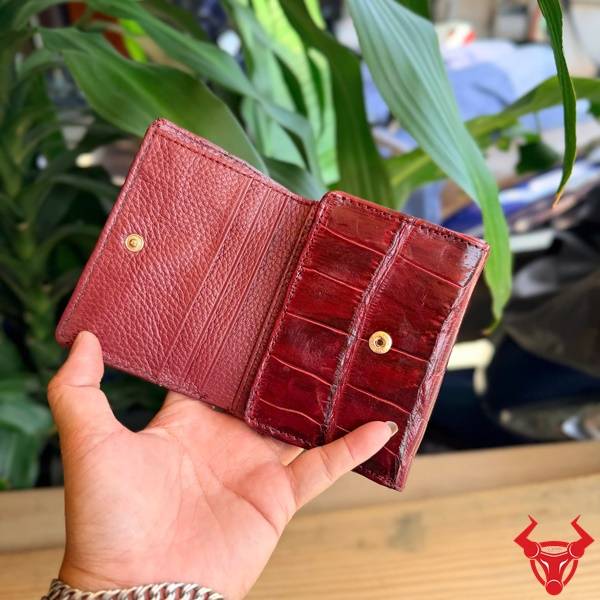Ví nữ da cá sấu VRA8 màu đỏ mận sang trọng