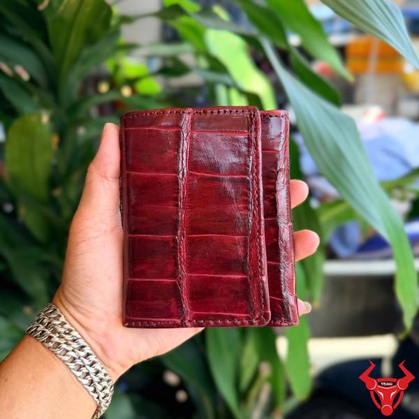 Ví da cá sấu VRA8 3 gấp nhiều ngăn tiện lợi màu đỏ mận