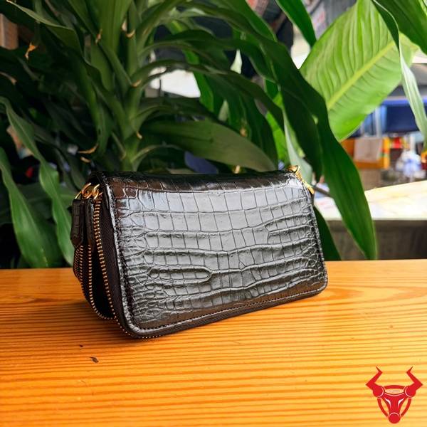 Ví cầm tay da cá sấu màu đen cao cấp sang trọng
