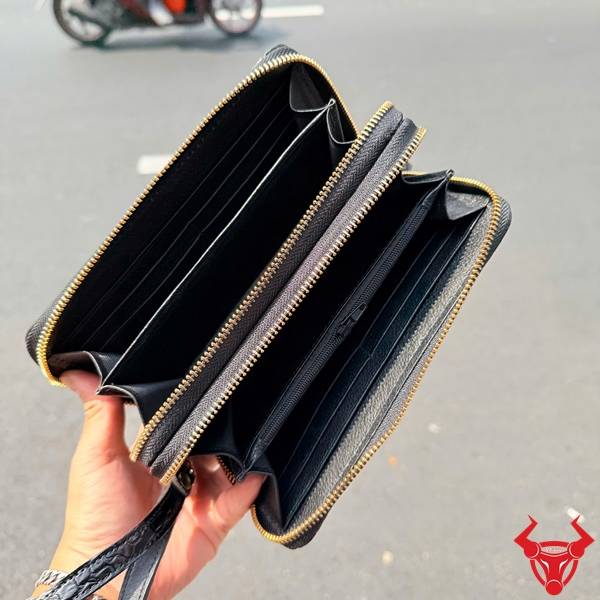 Ví cầm tay da bụng cá sấu màu đen thanh lịch sang trọng