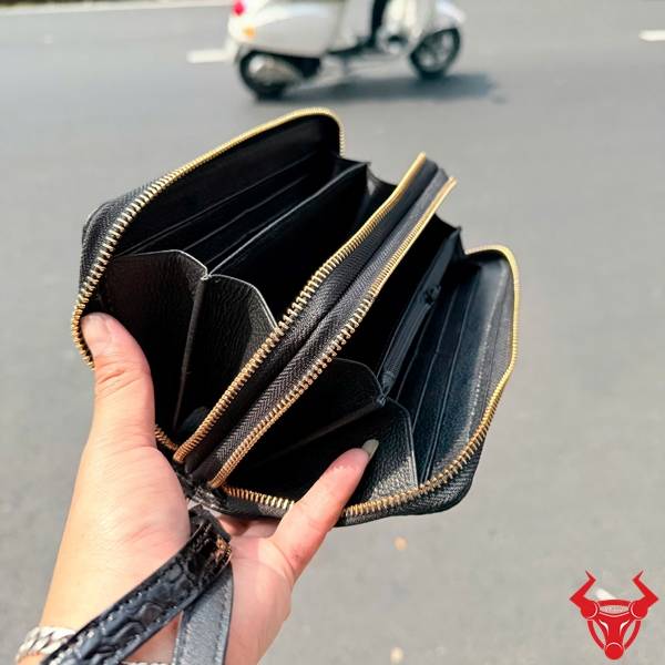 Ví cầm tay da cá sấu màu đen 2 ngăn kéo tiện dụng