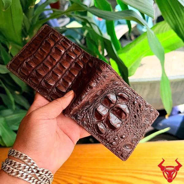 Ví nam da cá sấu 8 gù giá trị sưu tầm cao Ví nam da cá sấu phong cách mạnh mẽ