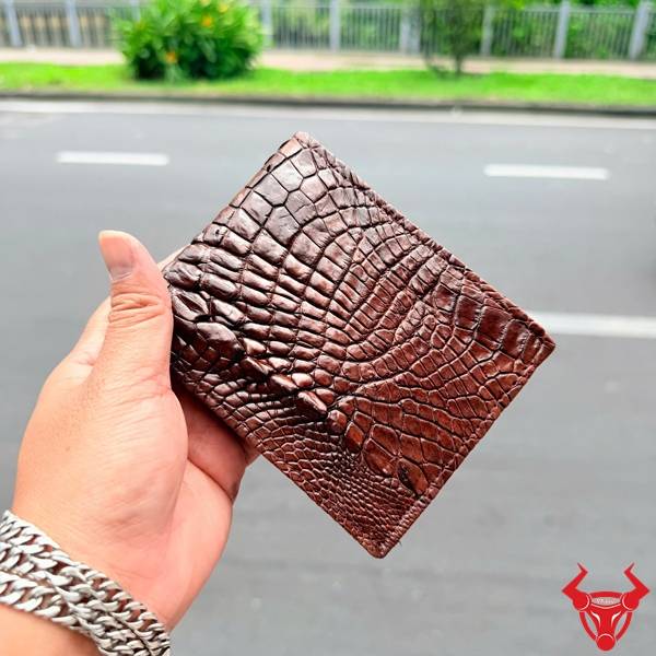 Ví da cá sấu gai tay màu nâu đất VBA5 sang trọng