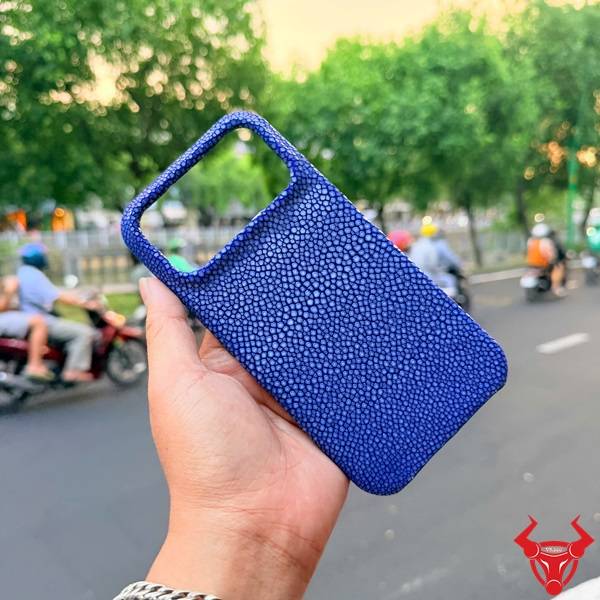 Ốp Lưng iPhone 17 Pro Max Full Viền Da Cá Đuối Ngọc Trai Cao Cấp Ốp lưng iPhone 17 Pro Max da cá đuối ngọc trai cao cấp sang trọng bảo vệ điện thoại