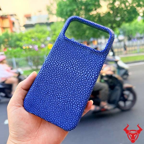 Ốp Lưng iPhone 17 Pro Max Da Cá Đuối Ngọc Trai Cao Cấp Ốp lưng iPhone 17 Pro Max da cá đuối ngọc trai ELAE1 cao cấp nổi bật