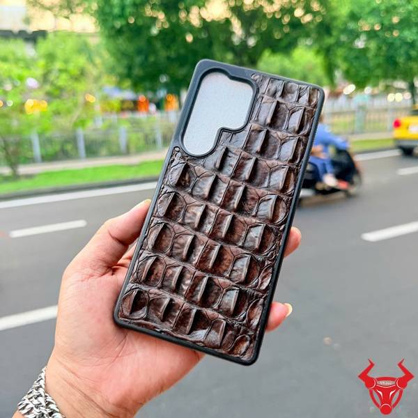 Ốp Lưng Samsung S25 Ultra Da Cá Sấu Thật Nâu Đất Sang Trọng Ốp lưng Samsung S25 Ultra da cá sấu gai lưng màu nâu đất cao cấp bảo vệ điện thoại