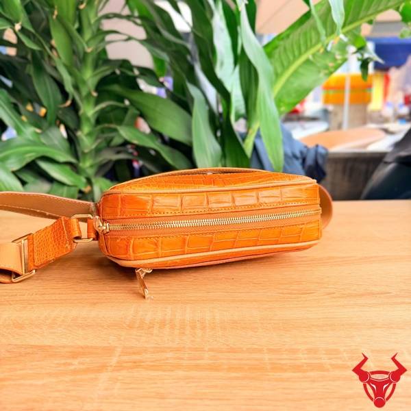 Túi đeo chéo da cá sấu nam màu cam phong cách cá tính nổi bật