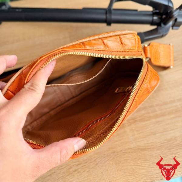 Túi đeo chéo nam da cá sấu Thái màu cam đẳng cấp hiện đại