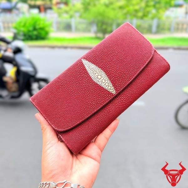 Ví da cá đuối thật màu đỏ thiết kế 3 gấp sang trọng