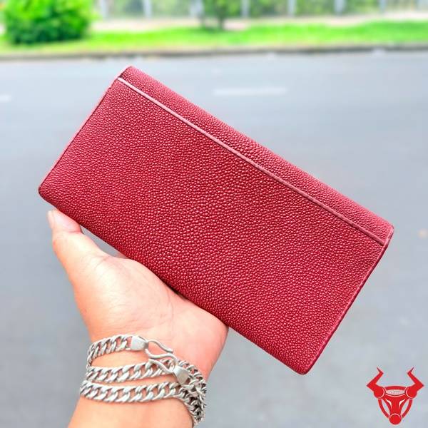 Ví cầm tay dài da cá đuối màu đỏ thiết kế tinh tế sang trọng