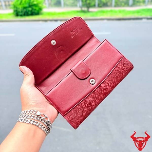 Ví cầm tay da cá đuối đỏ cao cấp thiết kế thời trang hiện đại