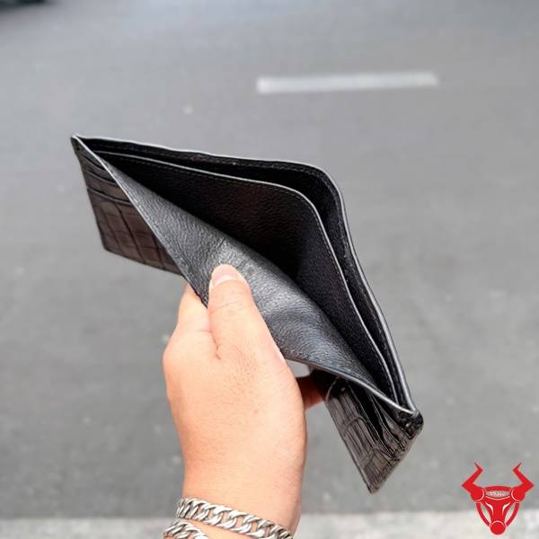Ví nam da bụng cá sấu màu đen cao cấp phong cách lịch lãm
