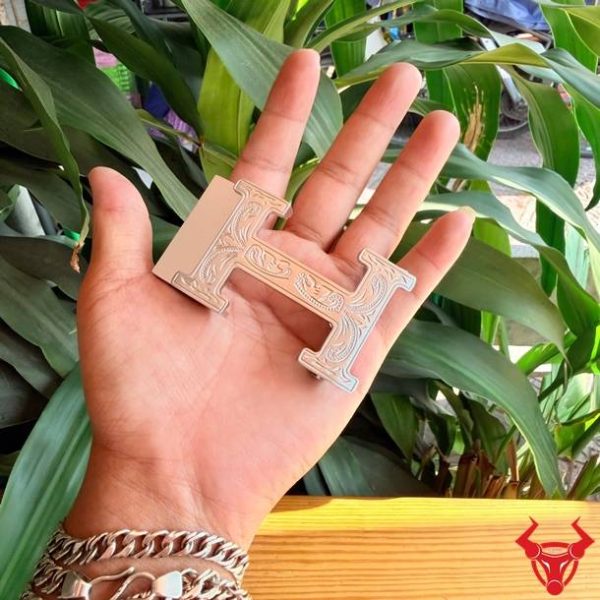 Khóa Dây Nịt K103 Hoa Văn Cao Cấp Cho Quý Ông Mặt khóa dây lưng nam K103 chữ H phong cách hiện đại.