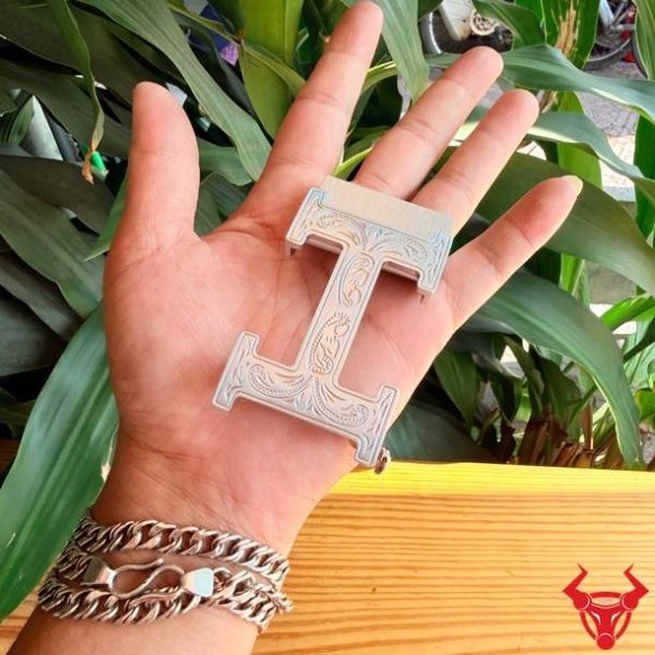 Khóa Thép Chữ H K103 Sang Trọng Và Bền Đẹp Cho Nam Mặt khóa ray trượt K103 chữ H bằng thép cao cấp.