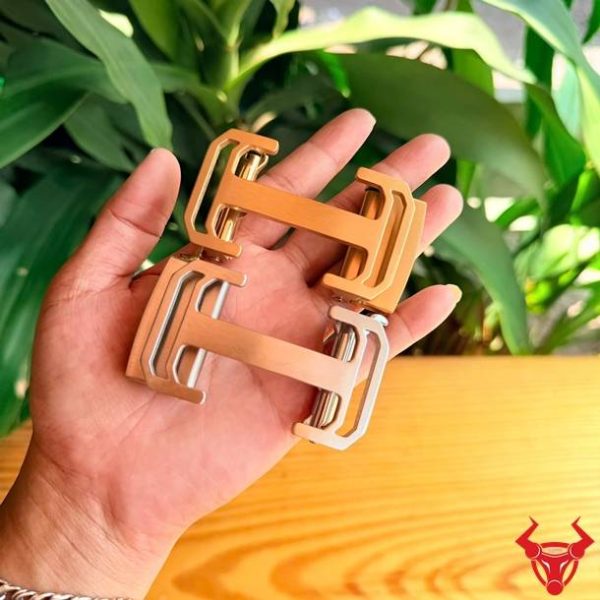 Mặt khóa thép K70-B sang trọng dành cho quý ông lịch lãm.