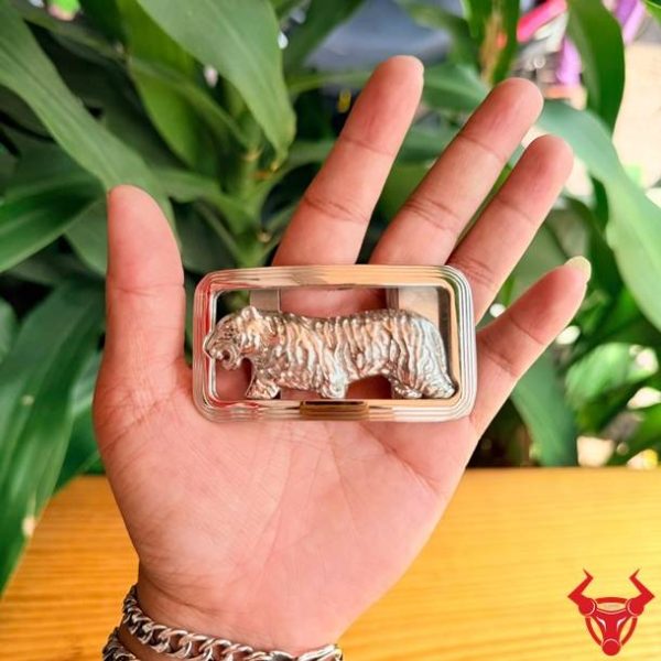Mặt khóa dây lưng nam K139 hình hổ sang trọng và bền đẹp.