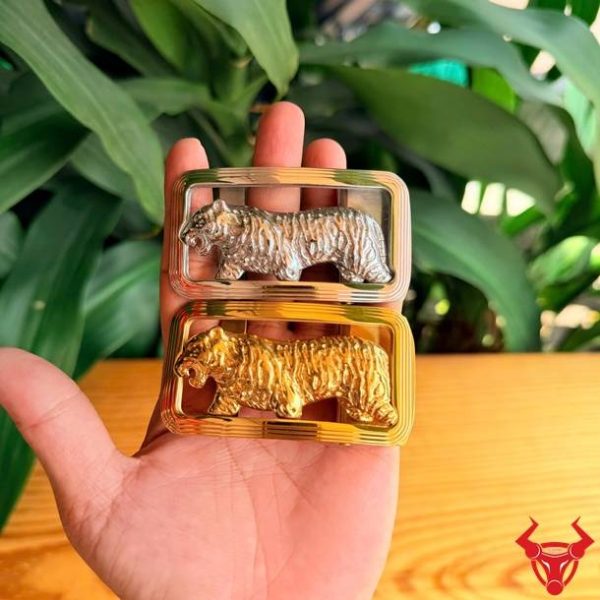Khóa thắt lưng thép K139 hình hổ phong cách mạnh mẽ.