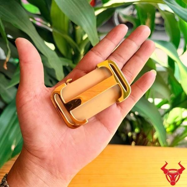 Mặt Khóa Thắt Lưng K70 Vàng Bóng Đẳng Cấp Doanh Nhân Mặt khóa thắt lưng thép vàng K70 bản 3.5cm kiểu ray trượt cao cấp.