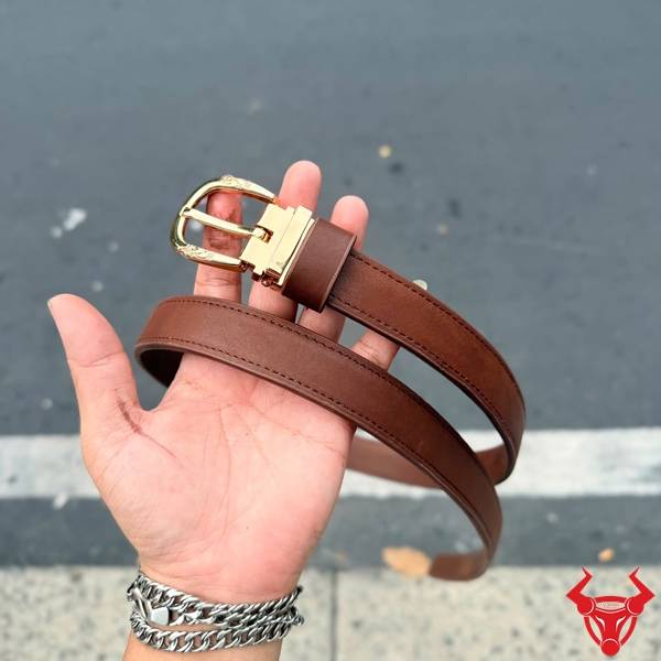Thắt lưng nữ da bò bản nhỏ 2.3cm cao cấp với thiết kế thanh lịch và thời trang.