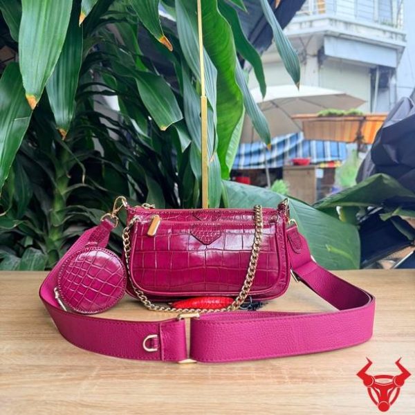 Túi da cá sấu Thái Lan TYC12 màu đỏ mận đẳng cấp và cuốn hút.