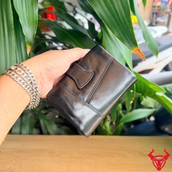 Ví đứng dáng ngắn da bò VDB34 màu đen cao cấp nhiều ngăn đựng thẻ và tiền.