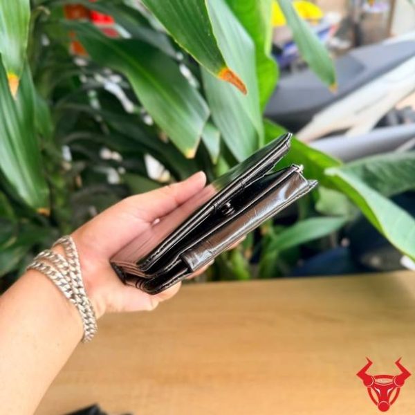 Ví đứng nam VDB54 màu đen da bò thật sang trọng và bền đẹp.