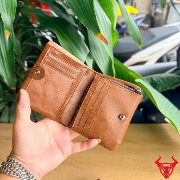 Ví đứng da bò VDB54 màu nâu với chất liệu đẹp và độ bền cao.