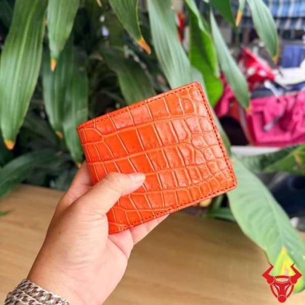 Ví ngắn nam da bụng cá sấu màu cam cao cấp với ngăn xu tiện lợi.