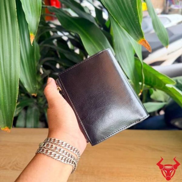 Ví nữ đứng dáng ngắn da bò VDB53 màu đen sang trọng và bền bỉ.