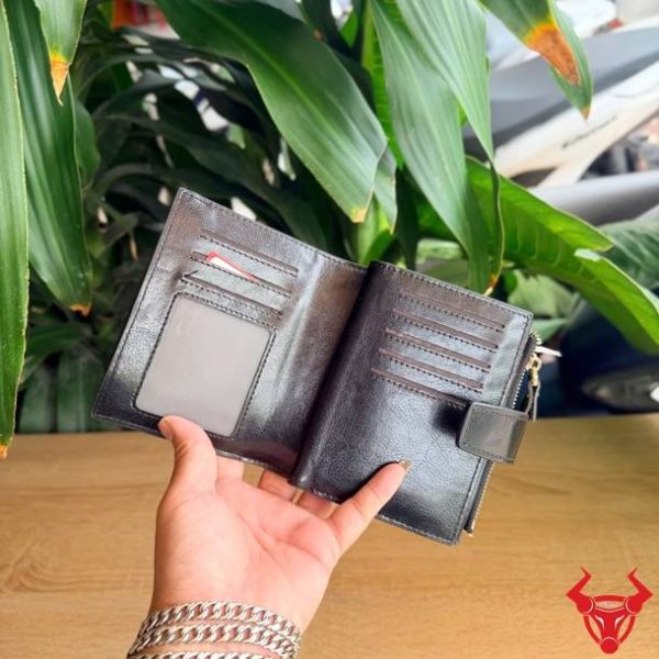 Ví nữ da bò VDB53 màu đen bền đẹp giữ dáng tốt qua thời gian.