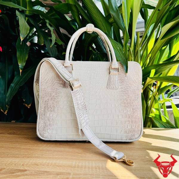 Cặp xách nam da bụng cá sấu CSA8 màu bạch tạng dành cho phong cách đẳng cấp.