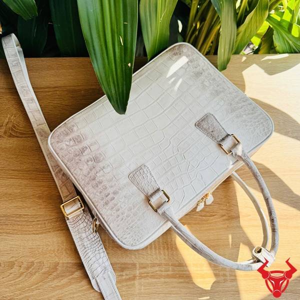 Cặp xách da bụng cá sấu CSA8 màu bạch tạng thiết kế rộng rãi cao cấp.