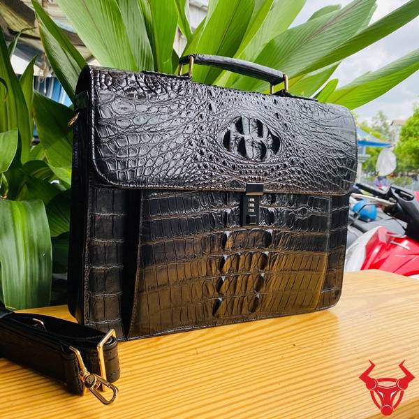 Cặp xách văn phòng da cá sấu gù CNBA4 màu đen cao cấp.