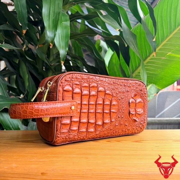 Túi clutch da gù lưng cá sấu CGA4 màu nâu đỏ dành cho quý ông.