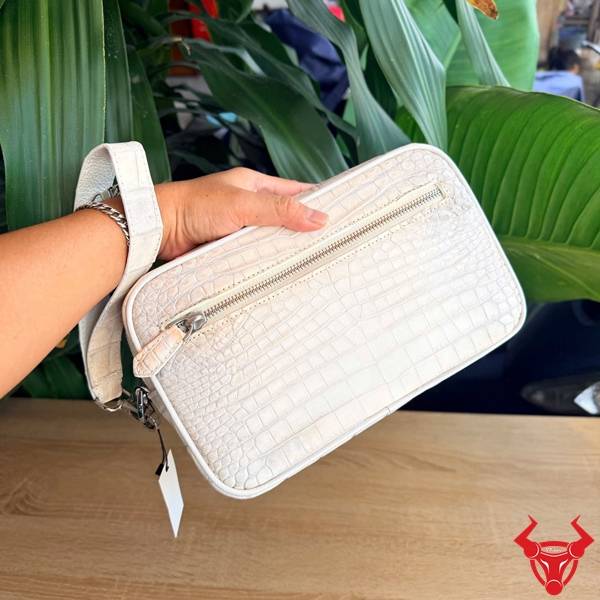 Túi clutch cầm tay nam da bụng cá sấu CBFA8 màu bạch tạng bền đẹp.