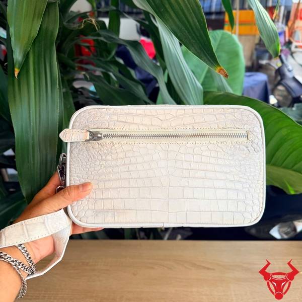 Túi clutch cầm tay nam da bụng cá sấu CBFA8 màu bạch tạng cao cấp.
