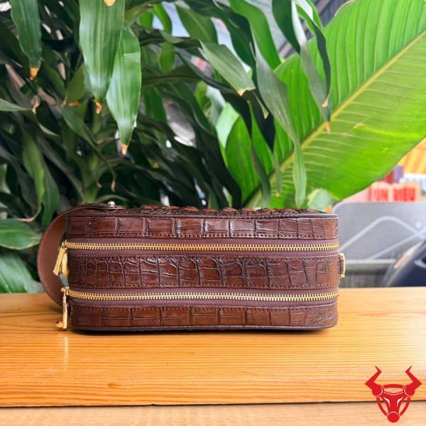 Túi clutch hộp da gù lưng cá sấu CGA4 màu nâu đất thời trang cao cấp.