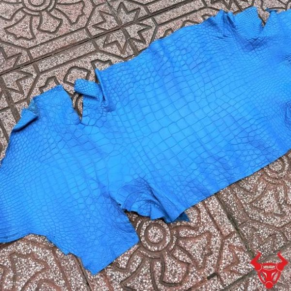 Tấm da cá sấu Thái Lan màu xanh dương size 5 nhỏ bỏ gai chất lượng cao.