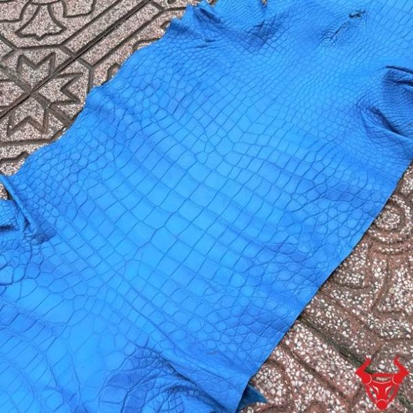 Da cá sấu Thái Lan size 5 nhỏ màu xanh dương phù hợp chế tác phụ kiện da.