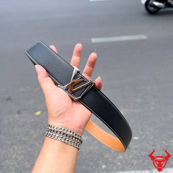 Thắt Lưng Nam Da Bò Togo TLK16 với kiểu dáng lịch lãm và khóa thép cao cấp.