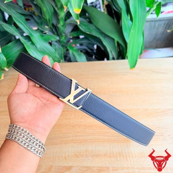 Thắt Lưng Nam Da Bò Togo TLK16 với vân hạt tự nhiên và kiểu dáng thời thượng.