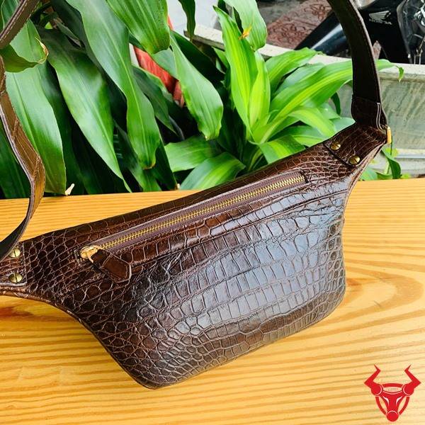 Túi Đeo Bụng Da Cá Sấu TTA8 Thời Trang Cao Cấp Túi đeo bụng da bụng cá sấu TTA8 màu nâu đất cao cấp.