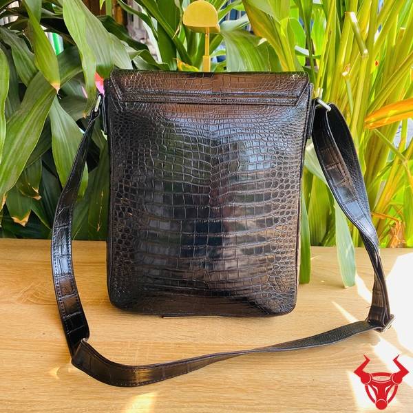 Túi đeo chéo da cá sấu bụng TYC05 thiết kế chuẩn theo yêu cầu riêng.