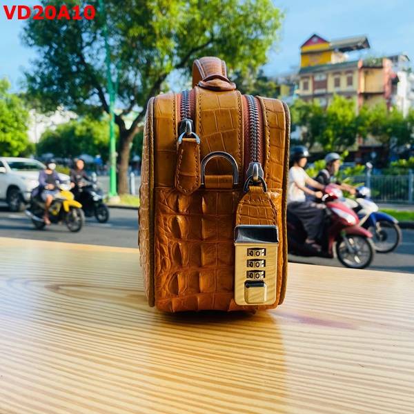 Túi Clutch Golf xách tay da gù cá sấu CJA4 màu vàng bò cao cấp thiết kế sang trọng.